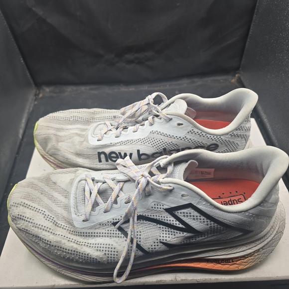 New‎ Balance Gray and Black Men\'s Athletic Shoes main image 6